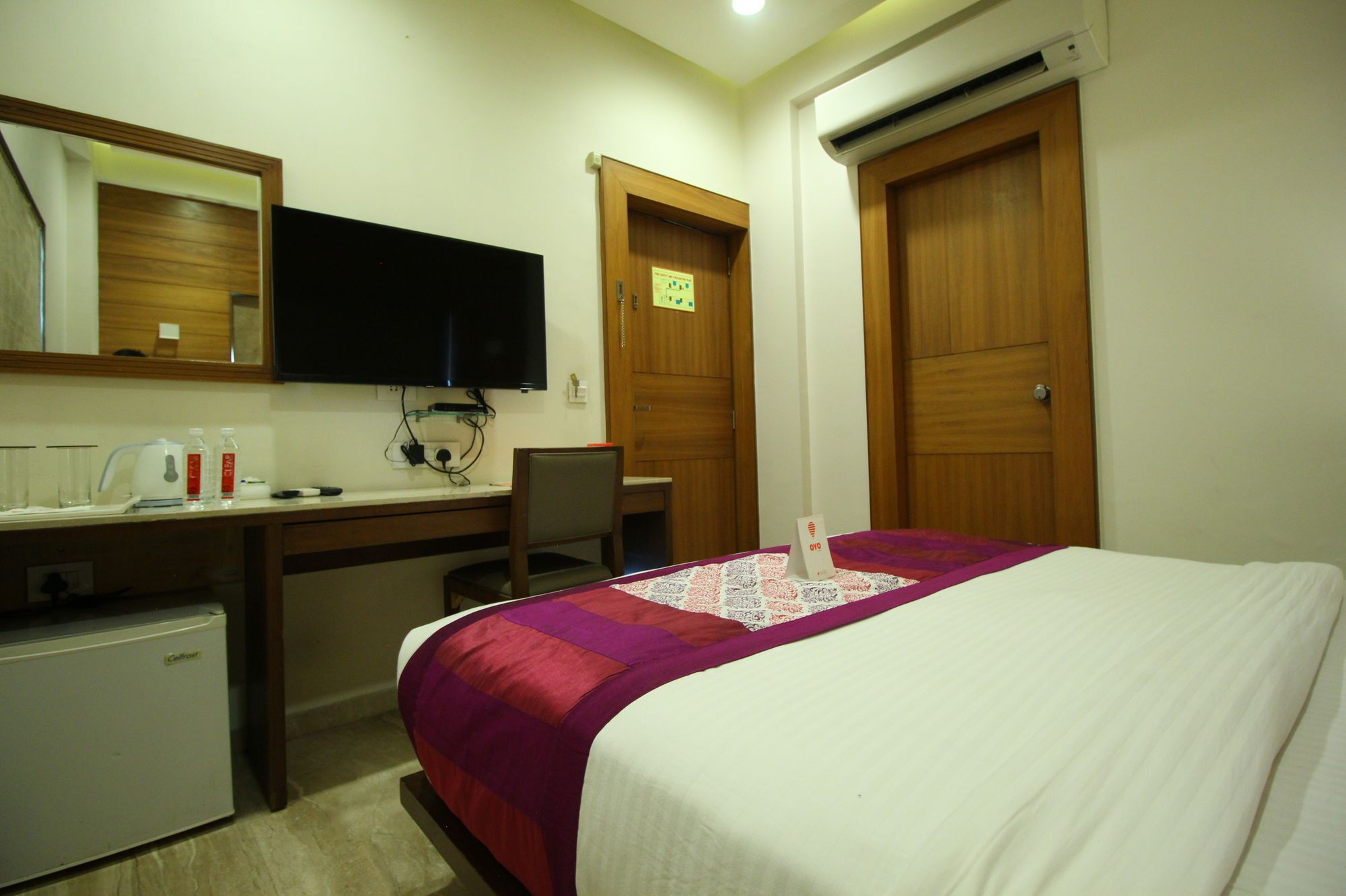 Oyo 8992 Hotel Kyra 阿穆达巴 外观 照片