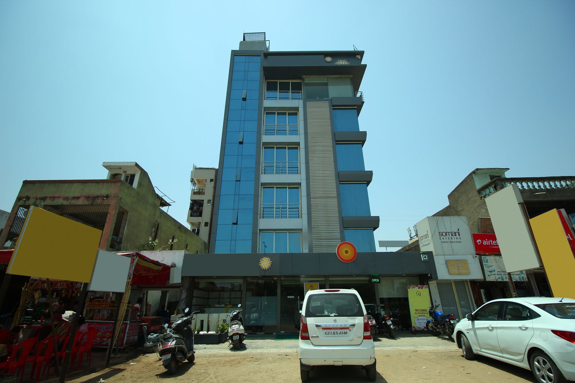 Oyo 8992 Hotel Kyra 阿穆达巴 外观 照片