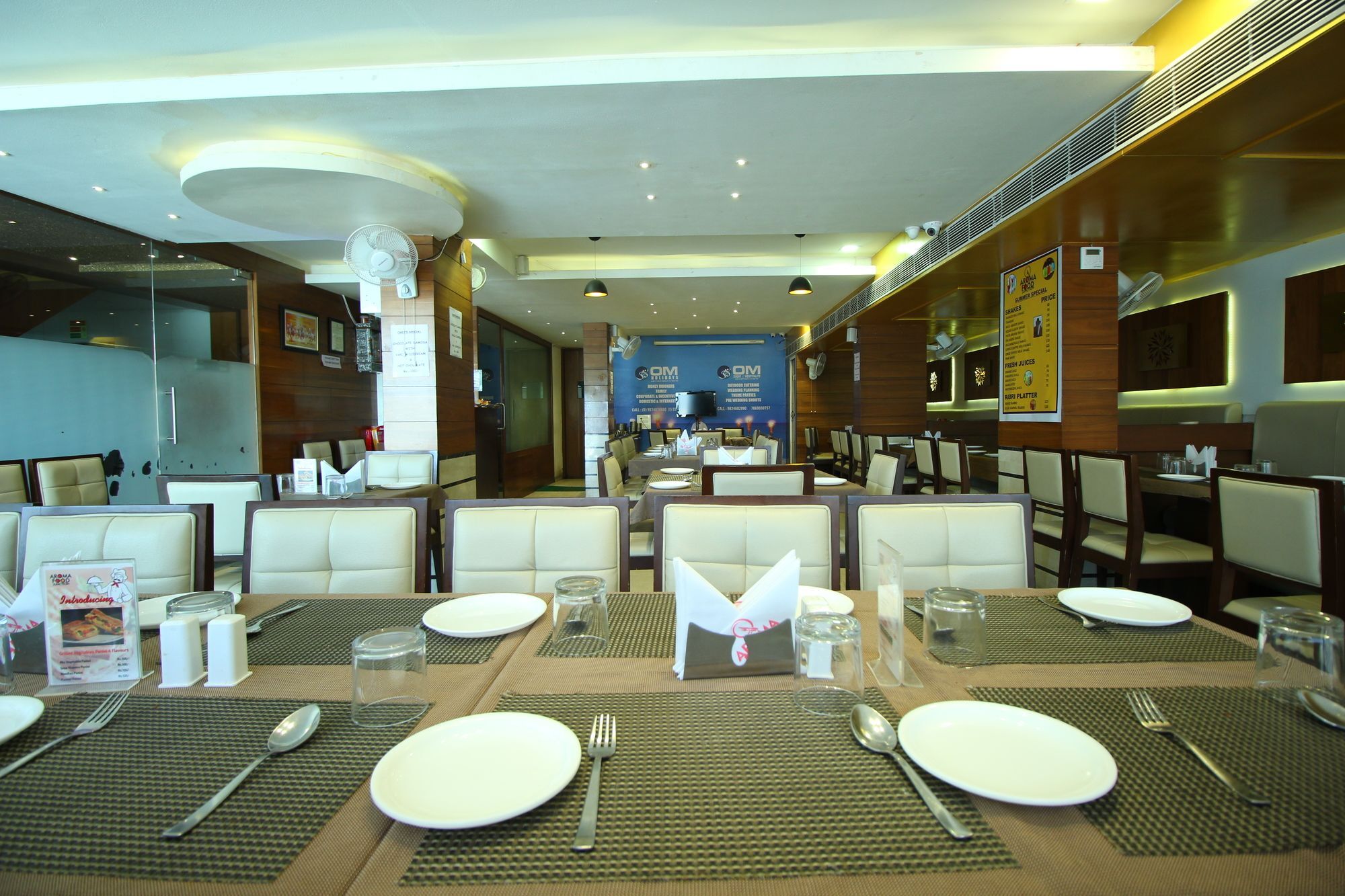 Oyo 8992 Hotel Kyra 阿穆达巴 外观 照片