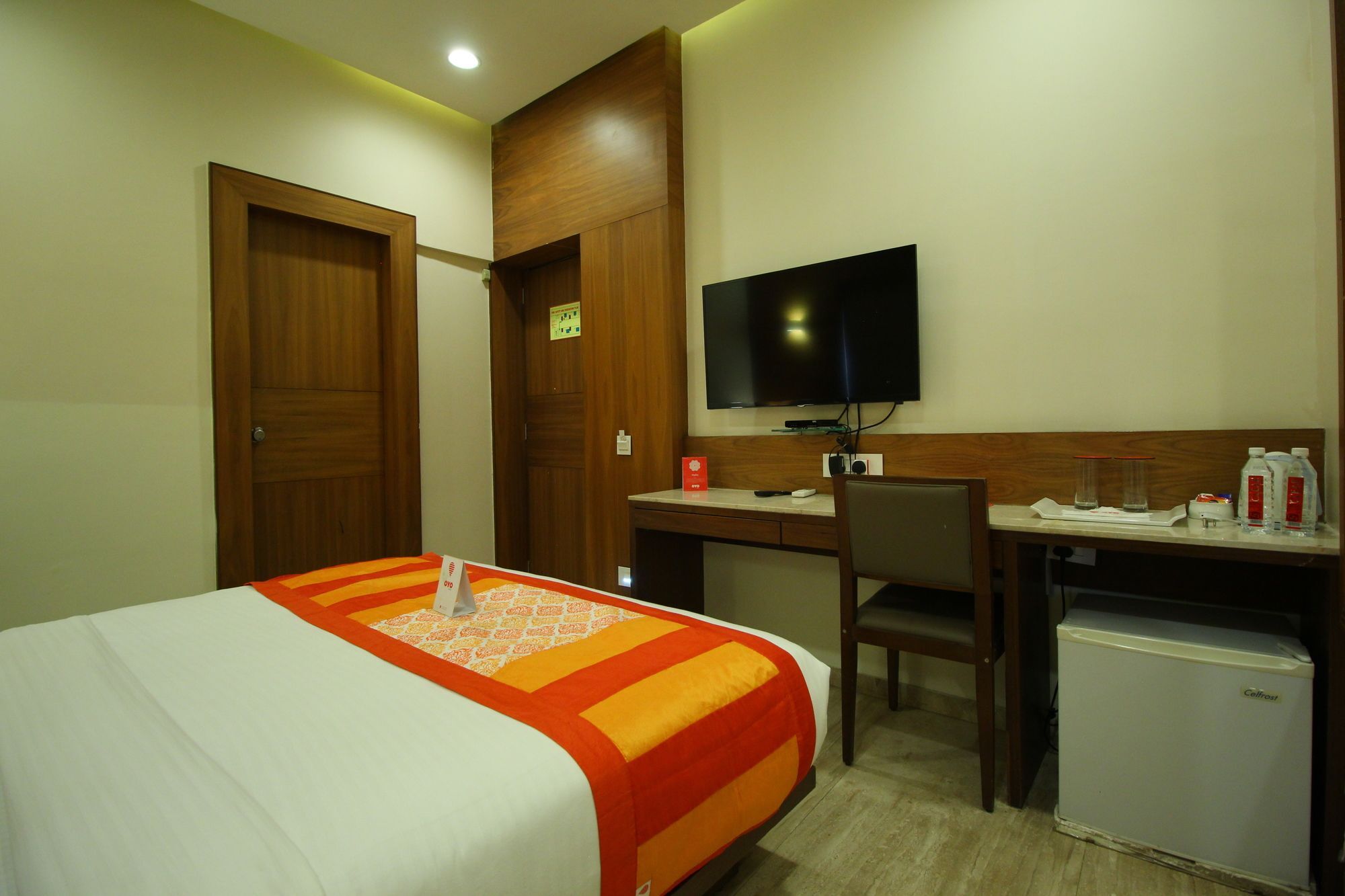 Oyo 8992 Hotel Kyra 阿穆达巴 外观 照片