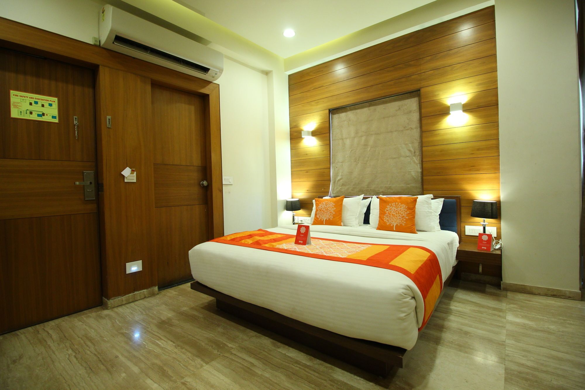 Oyo 8992 Hotel Kyra 阿穆达巴 外观 照片